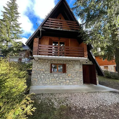 Vikendica Aki *